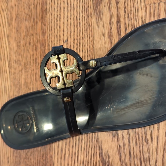 Right Tory Burch jelly sandal - Picture 2 of 3